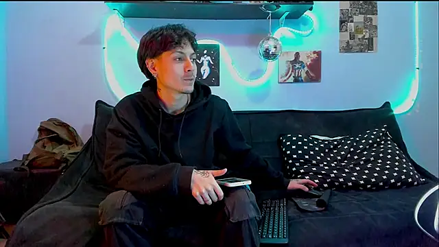 Dioniso guy8 online show from April 21, 8:04 pm