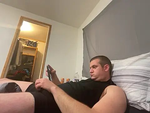 Snapshot of cumitted chatting on October 31, 10:40 am cumitted online show from October 31, 10:40 am