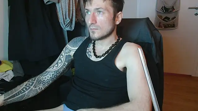 th1  online show from April 6, 10:43 pm