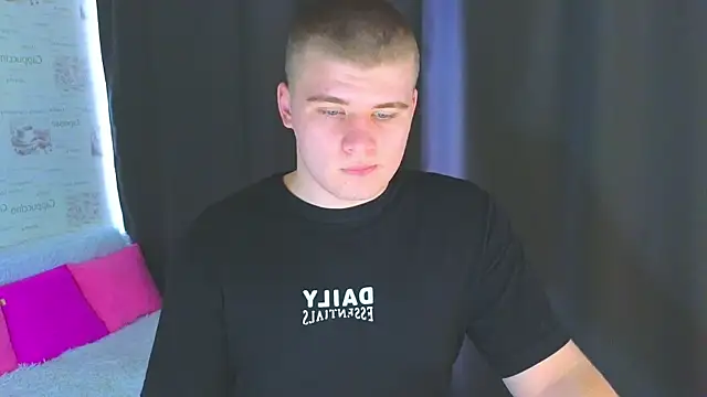 kittenmurr online show from October 7, 3:54 am