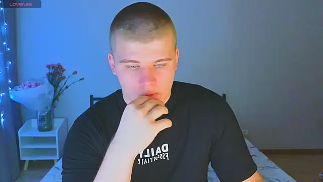 kittenmurr online show from November 10, 7:19 pm