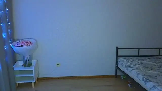 kittenmurr online show from November 7, 8:12 pm