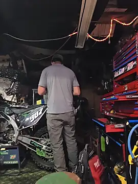 twistafatpipe online show from October 9, 9:31 pm