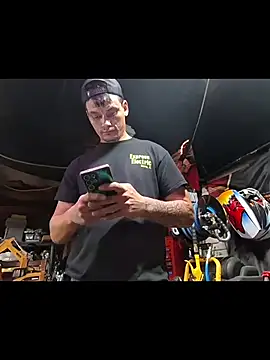 twistafatpipe online show from October 20, 11:30 pm