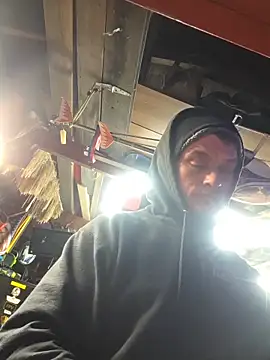 twistafatpipe online show from February 5, 10:00 am