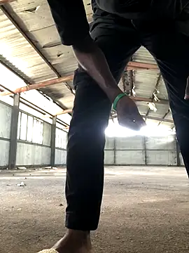 Snapshot of kavi1q1 chatting on October 6, 8:08 am kavi1q1 online show from October 6, 8:08 am