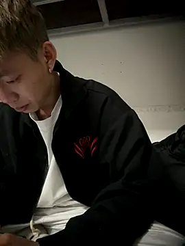 linh21107 online show from November 27, 10:30 am