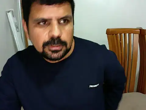 Snapshot of Diabloproducciones chatting on October 1, 2:15 am Diabloproducciones online show from October 1, 2:15 am
