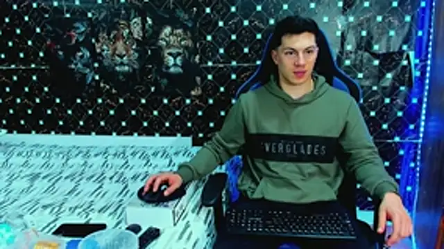 javiersexymann online show from June 5, 6:52 am