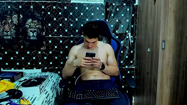 javiersexymann online show from April 23, 5:45 am