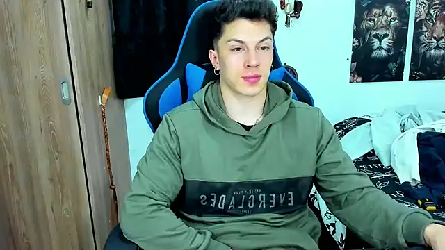 javiersexymann online show from December 7, 10:06 pm