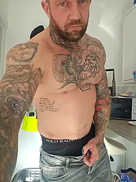 tattedmuscle1 online show from October 11, 2:54 pm