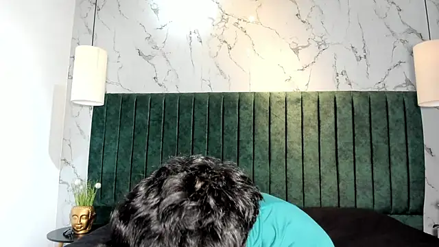 AustinJones  online show from November 30, 8:00 pm