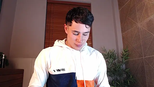 AustinJones  online show from March 22, 4:01 pm