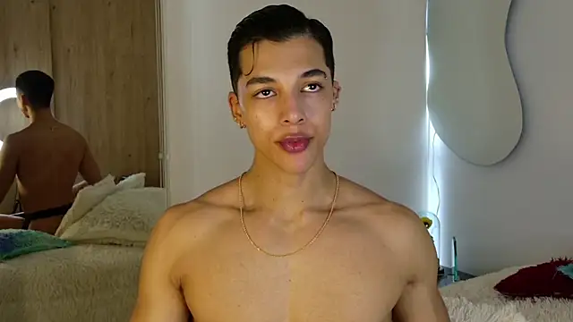 Troye Williams online show from April 10, 1:18 pm