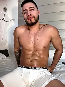 Thiago Hill online show from October 26, 5:37 pm