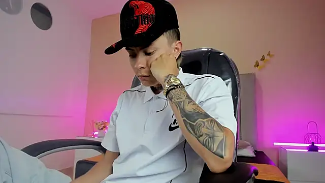 Nascary Fox online show from April 17, 12:52 pm