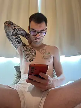 Leonsouzaof online show from December 1, 5:27 pm