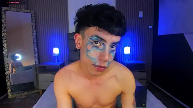 aaronjames1 online show from September 12, 9:04 pm