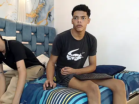 PRETTY FEM online show from December 21, 3:25 am