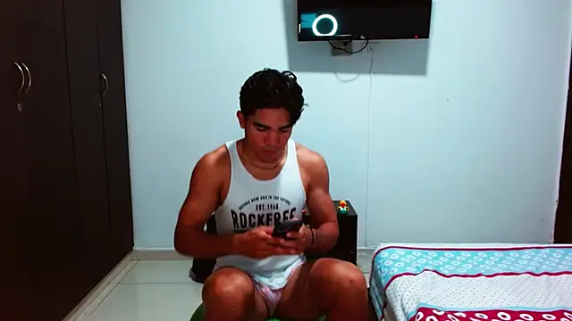 Snapshot of babysebasxxx chatting on October 21, 3:20 am babysebasxxx online show from October 21, 3:20 am