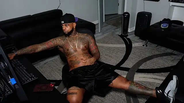 SLANGONDEMHOES online show from February 6, 8:39 pm