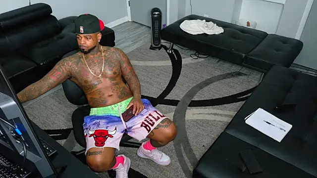 SLANGONDEMHOES online show from April 12, 9:49 pm