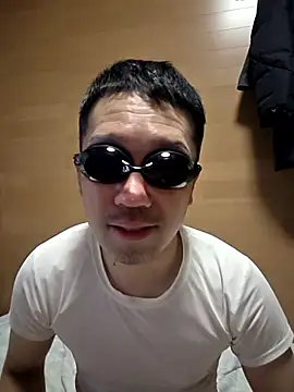 erosuke9 online show from April 19, 9:06 pm