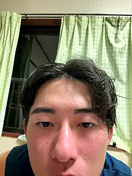 Snapshot of shoma2003 chatting on September 19, 1:33 pm shoma2003 online show from September 19, 1:33 pm