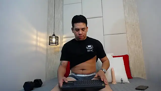 Snapshot of Dominic_Taylor_ chatting on September 19, 11:54 am Dominic Taylor online show from September 19, 11:54 am