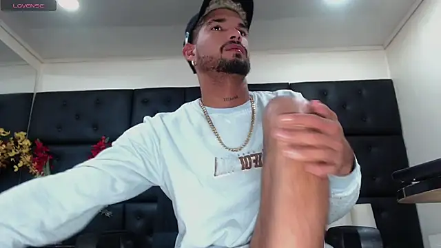 StivBigCock online show from October 12, 2:16 am