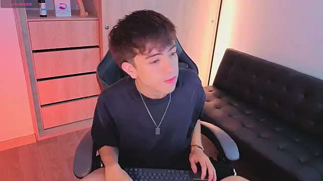 onlinenico online show from November 4, 8:10 pm