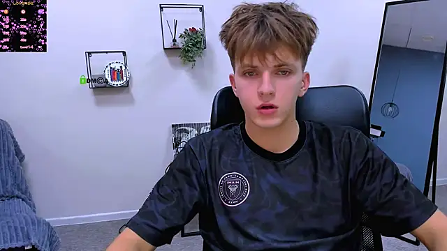 travis wolf  online show from September 14, 4:36 am