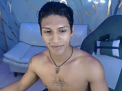 bull cam online show from December 5, 2:18 am