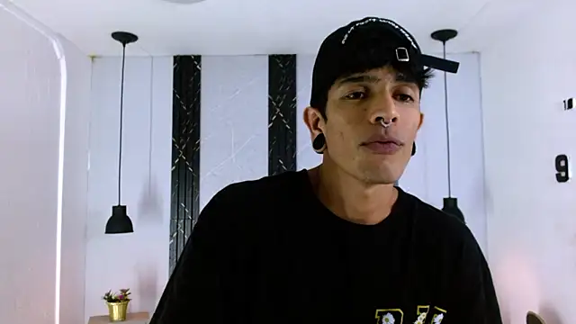 Franvill Trato online show from February 25, 7:26 pm