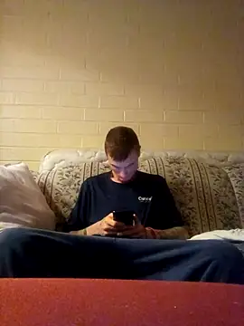 jizzyglizzy92 online show from February 23, 4:03 am