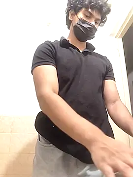 Snapshot of Goodmens5 chatting on October 28, 5:37 pm Goodmens5 online show from October 28, 5:37 pm