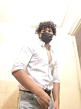 Snapshot of Goodmens5 chatting on October 16, 9:06 am Goodmens5 online show from October 16, 9:06 am