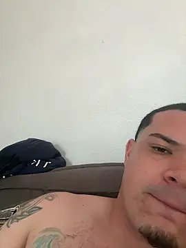 YadielPublic online show from February 14, 8:15 pm