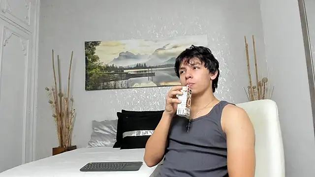 Snapshot of Tyler_durten chatting on September 13, 8:26 am Tyler durten online show from September 13, 8:26 am