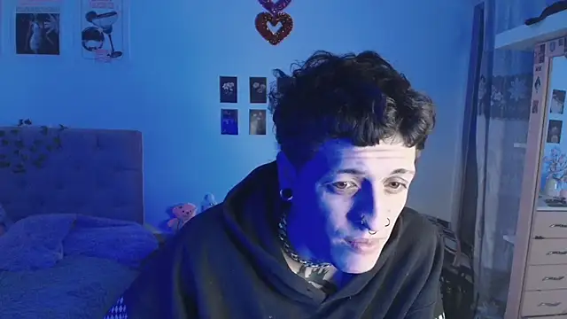 2cyboy  online show from October 1, 10:46 pm