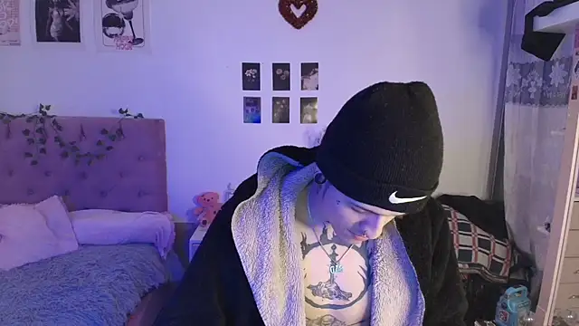 2cyboy  online show from October 6, 8:13 pm