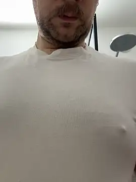 TomieSoichi online show from November 28, 6:27 am