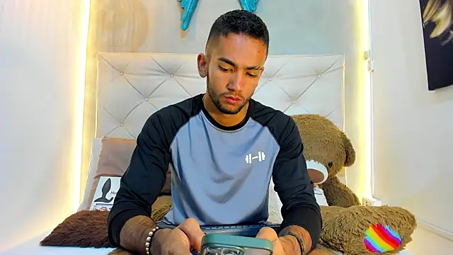 MaicolParker  online show from April 23, 1:24 pm