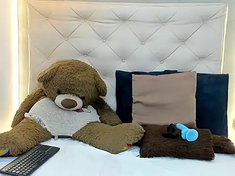 MaicolParker  online show from March 22, 3:28 pm