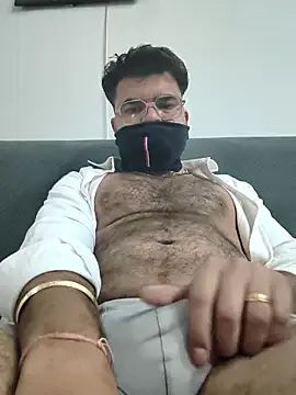 bigdick lickingexpert08 online show from December 3, 7:20 pm