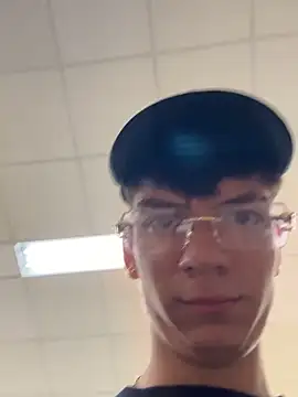 Luck  090 online show from April 23, 9:39 pm