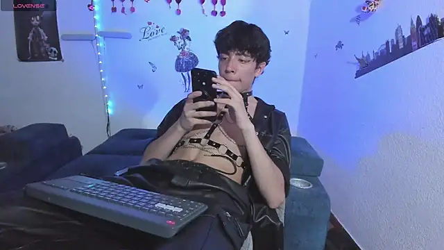 Dani Lips  online show from September 16, 9:15 pm