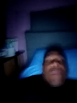 estrogeni online show from April 18, 7:40 pm