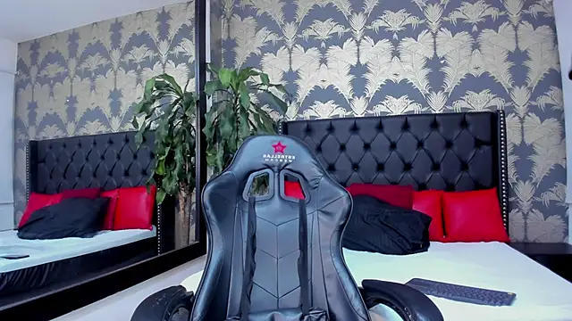 Lean Portman online show from April 16, 3:01 pm